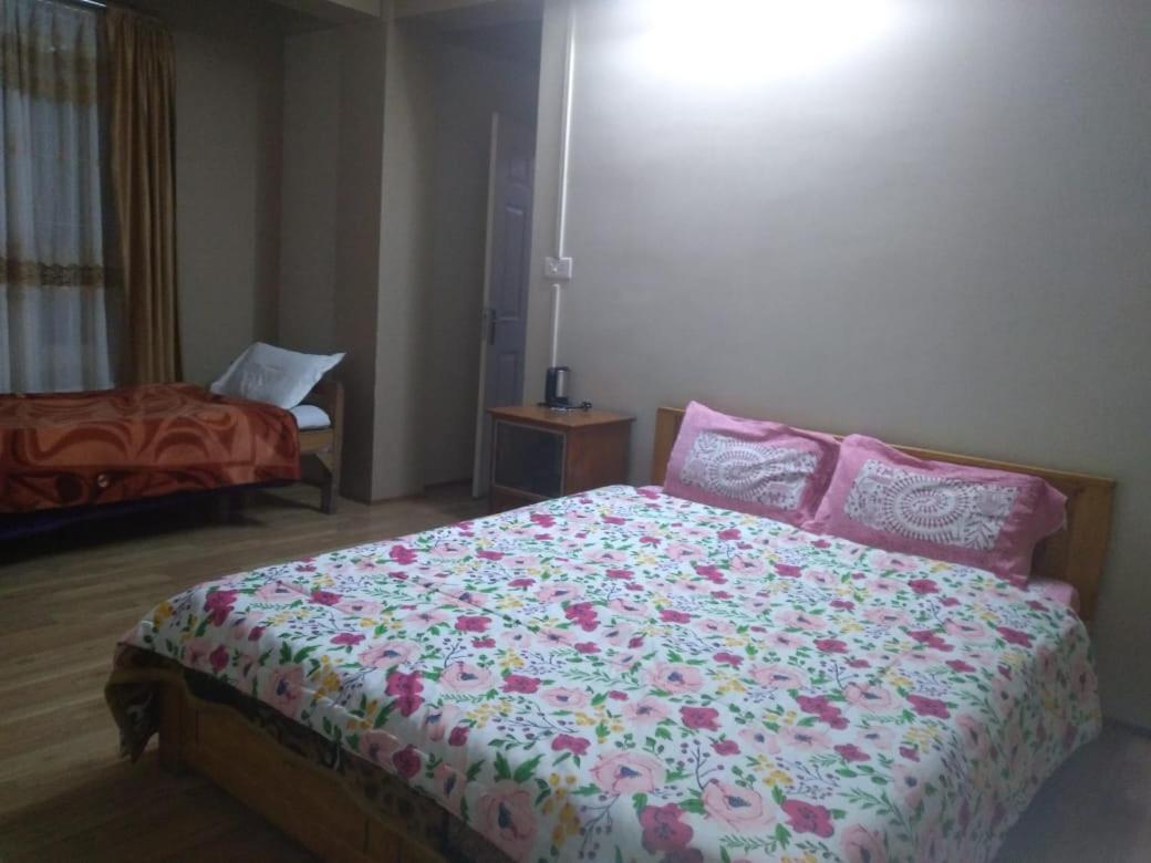 Na-U-Iaka Homestay Shillong Ngoại thất bức ảnh